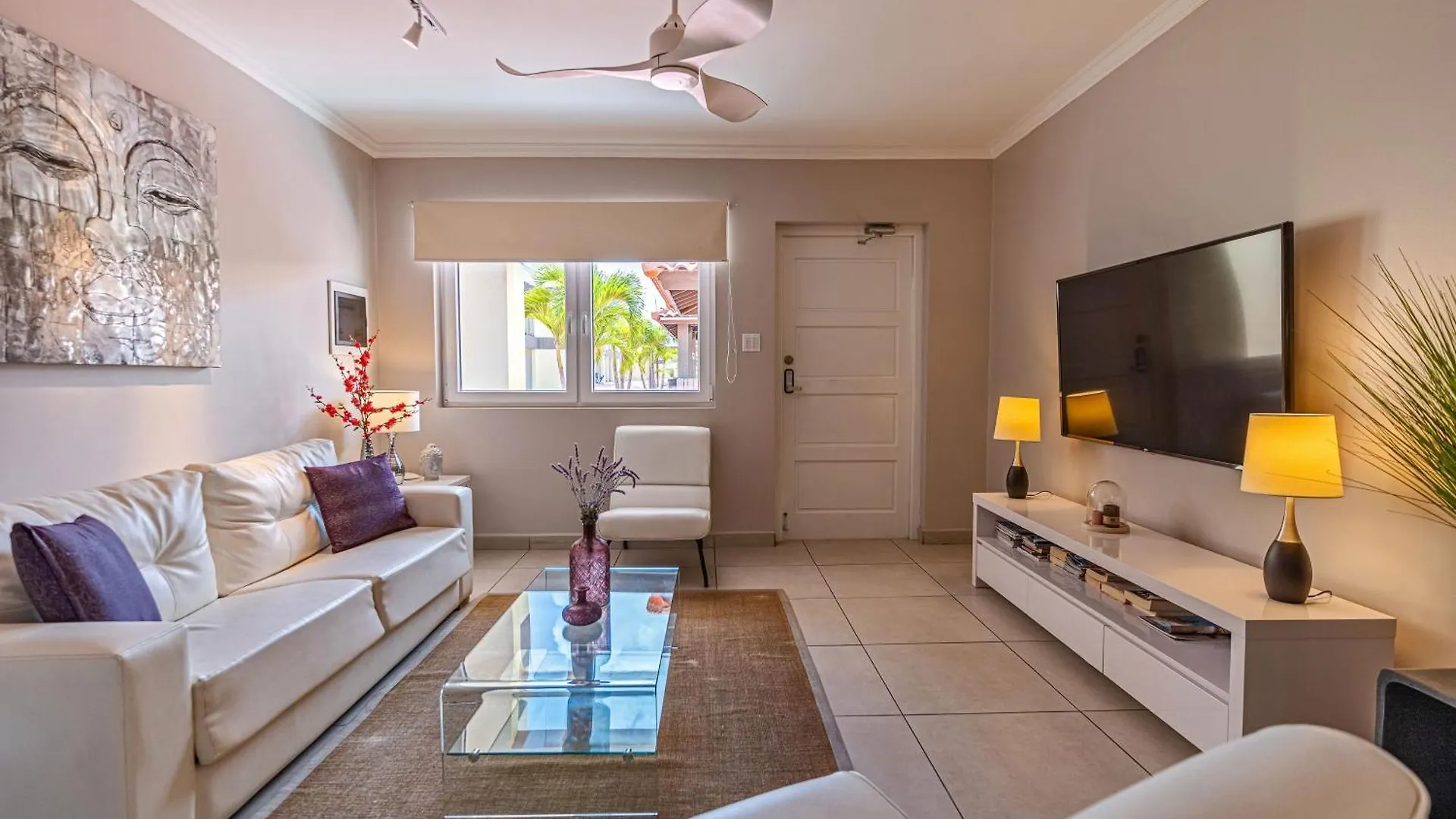 Only 350 Yards From Eagle Beach! Palm Beach